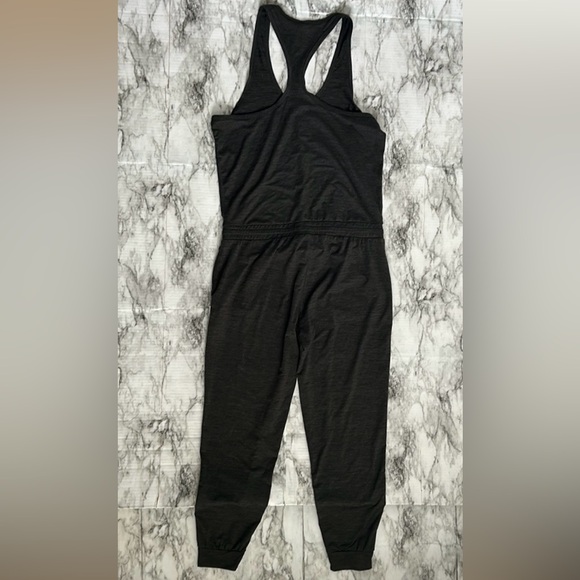 Vuori | Lux Jumpsuit Size Small. Heathered Gray ankle length joggers - Picture 10 of 14